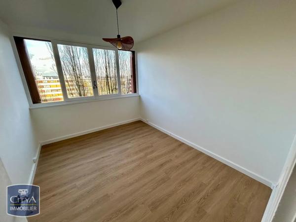 Appartement à louer 4 pièces 66m²