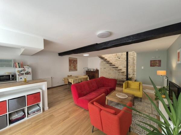 COUP DE CŒUR – Appartement centre Rochefort, au calme, 84 m² avec cour et grand séjour