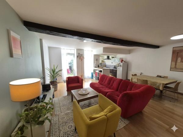 COUP DE CŒUR – Appartement centre Rochefort, au calme, 84 m² avec cour et grand séjour