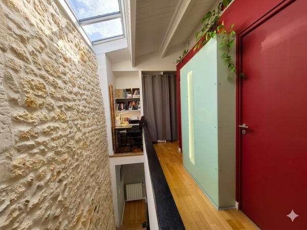 COUP DE CŒUR – Appartement centre Rochefort, au calme, 84 m² avec cour et grand séjour