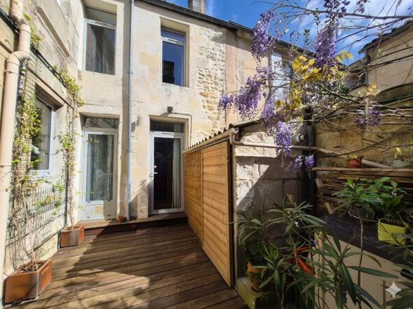 COUP DE CŒUR – Appartement centre Rochefort, au calme, 84 m² avec cour et grand séjour