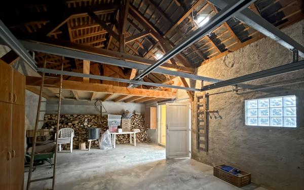 Maison à vendre    4 pièces •  Bou