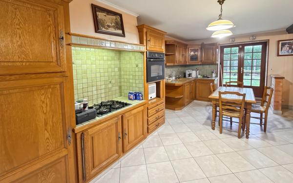 Maison à vendre    4 pièces •  Bou