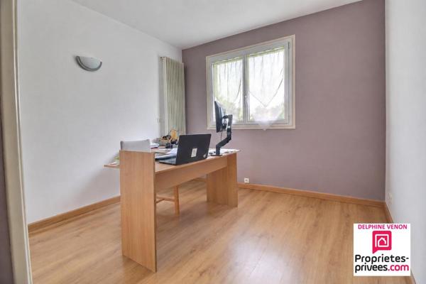 Exclusivité - Maison de 150 m² + sous-sol total et garage extérieur de 70 m² proche des commodités à Châteauneuf sur Loire