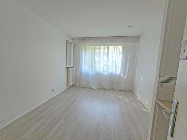 Chambre avec ascenseur, au calme avec vue jardin