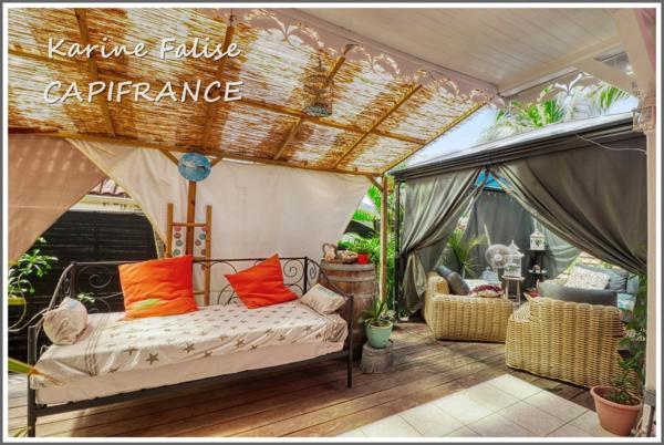 SAINTE ANNE à vendre - charmante villa créole T3 + 2 studios, proche plage