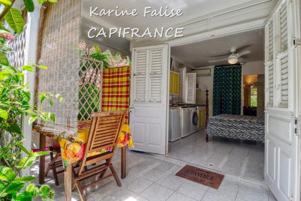 SAINTE ANNE à vendre - charmante villa créole T3 + 2 studios, proche plage