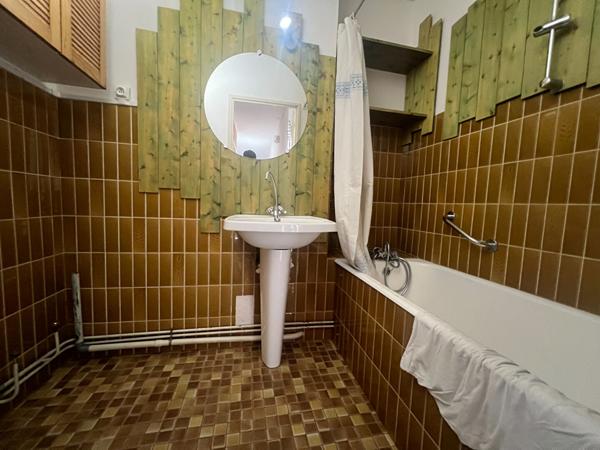 Appartement Angers/Puy Garnier, 2 chambres, garages, cave 4 pièces 66.77 m2