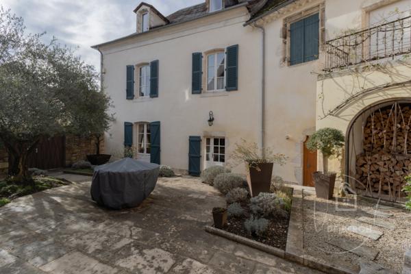 Propriété en pierre restaurée avec potentiel locatif – Caractère et authenticité au cœur du Lot