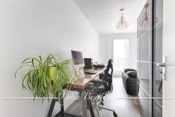 Nanterre (92000) NANTERRE-UNIVERSITE 3 pièces lumineux avec balcons en étage élevé et vue dégagée