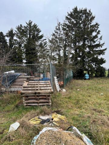 Terrain viabilisé, borné, surface : 486M2