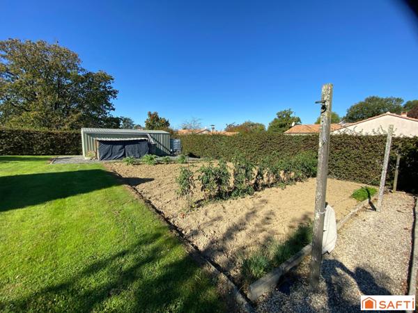 Pavillon de plain-pied 107m², 3 chambres, double garage, 1500m² de terrain.