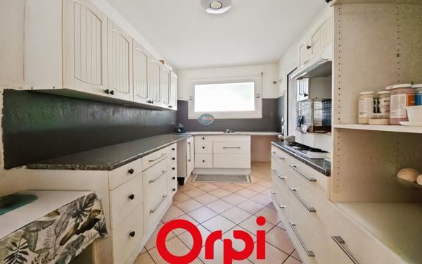 Appartement à vendre    3 pièces • 82 m2 Marseille 12