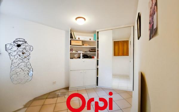 Appartement à vendre    3 pièces • 82 m2 Marseille 12