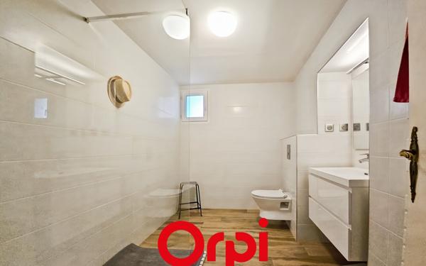 Appartement à vendre    3 pièces • 82 m2 Marseille 12