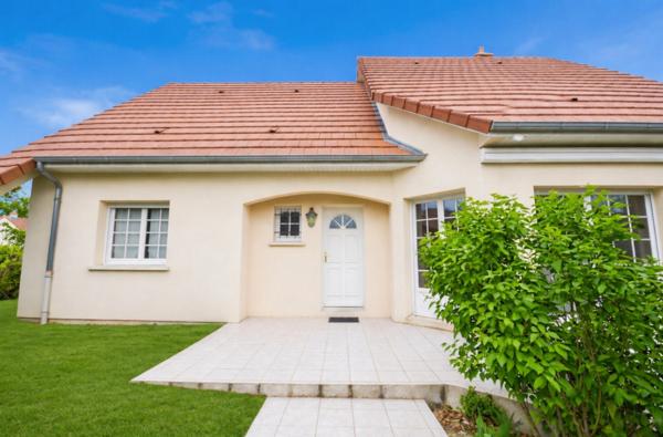 Maison Familiale d’Exception T7 au Calme de la Toison d’Or, triple garage, jardin clos et arboré et quartier bienveillant