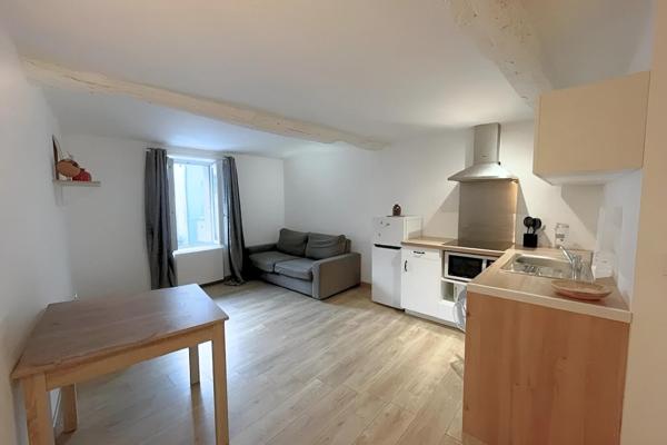 Studio 32M²  refait à Neuf