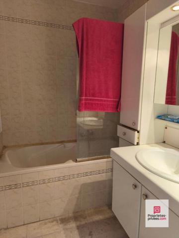 Roubaix, proche Centre, appartement de type 5 comprenant 4 chambres, balcon