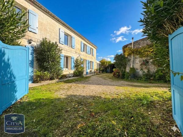 Maison à vendre 7 pièces 209m² Saintes (17100)