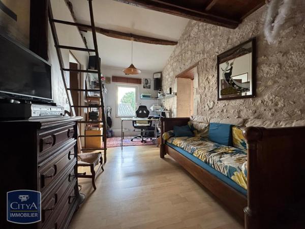 Maison à vendre 7 pièces 209m² Saintes (17100)