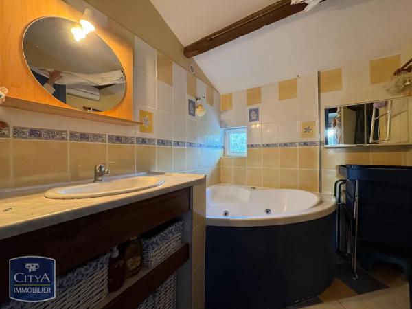 Maison à vendre 7 pièces 209m² Saintes (17100)