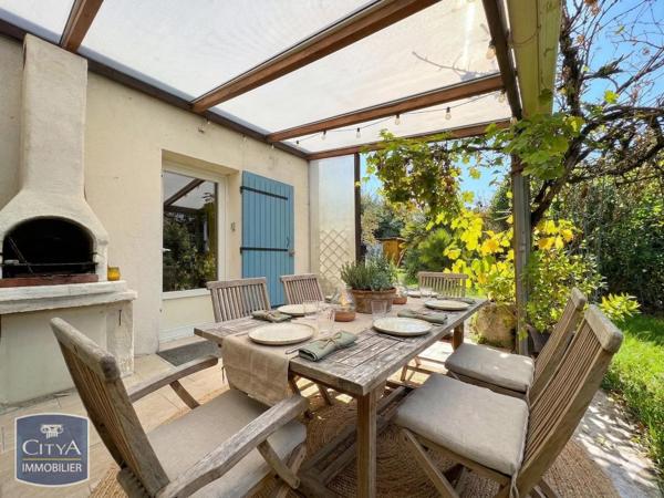 Maison à vendre 7 pièces 209m² Saintes (17100)