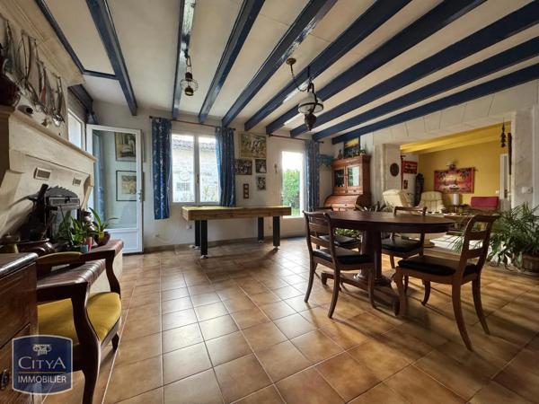 Maison à vendre 7 pièces 209m² Saintes (17100)