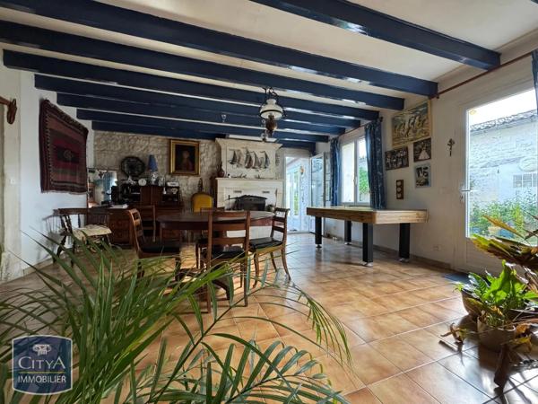 Maison à vendre 7 pièces 209m² Saintes (17100)