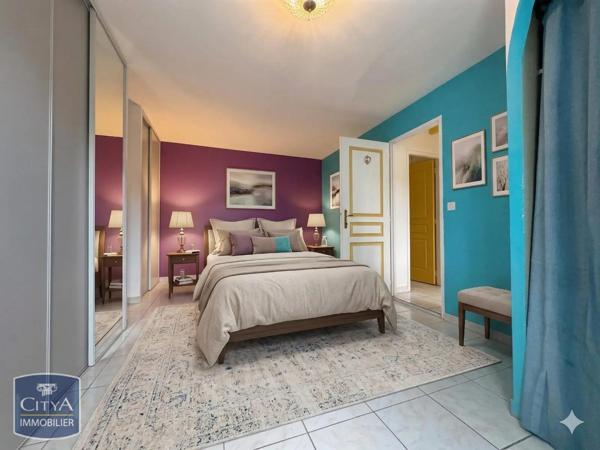 Maison à vendre 7 pièces 209m² Saintes (17100)