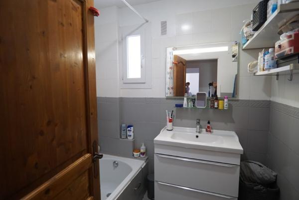 Appartement  3 pièce(s) 72 m2 proche école et commerces