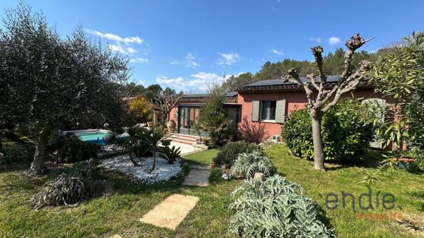 Charmante maison de 140 m2, 3 chambres, piscine , à 1km du centre ville