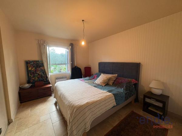 Charmante maison de 140 m2, 3 chambres, piscine , à 1km du centre ville