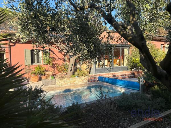 Charmante maison de 140 m2, 3 chambres, piscine , à 1km du centre ville