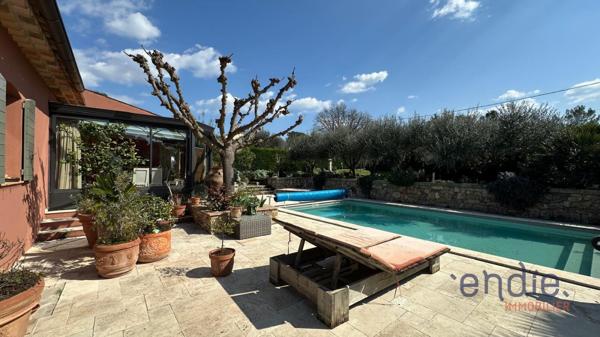 Charmante maison de 140 m2, 3 chambres, piscine , à 1km du centre ville