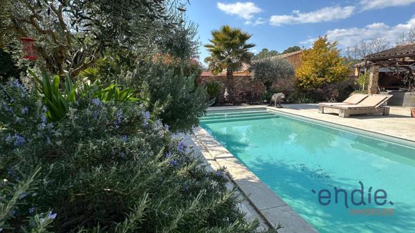 Charmante maison de 140 m2, 3 chambres, piscine , à 1km du centre ville
