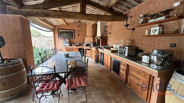 Charmante maison de 140 m2, 3 chambres, piscine , à 1km du centre ville