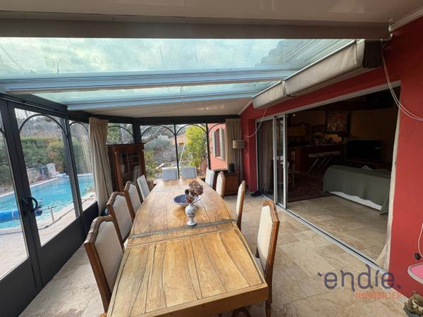 Charmante maison de 140 m2, 3 chambres, piscine , à 1km du centre ville