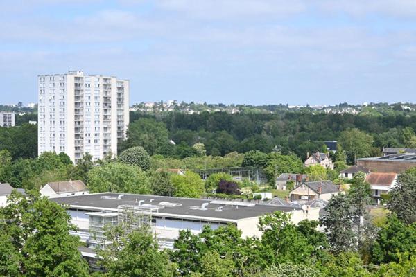 A VENDRE APPARTEMENT TYPE 4 PRIX EXCEPTIONNEL  70180  EURO A SAINT PIERE DES CORPS