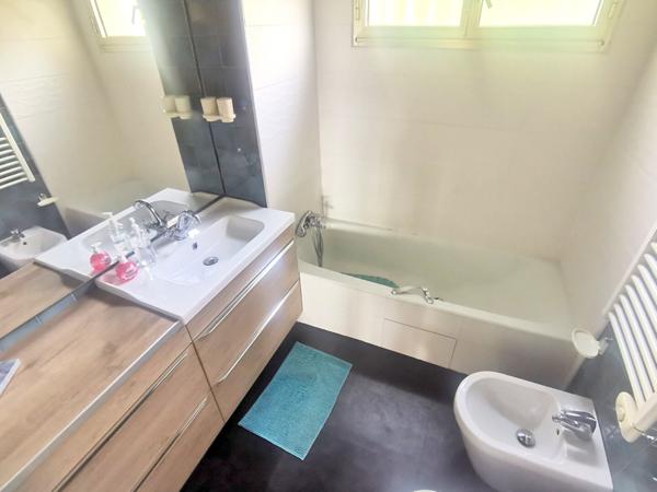 NICE HAUTEURS : GRAND 4 PIECES AVEC VUE MER DANS RESIDENCE DE STANDING