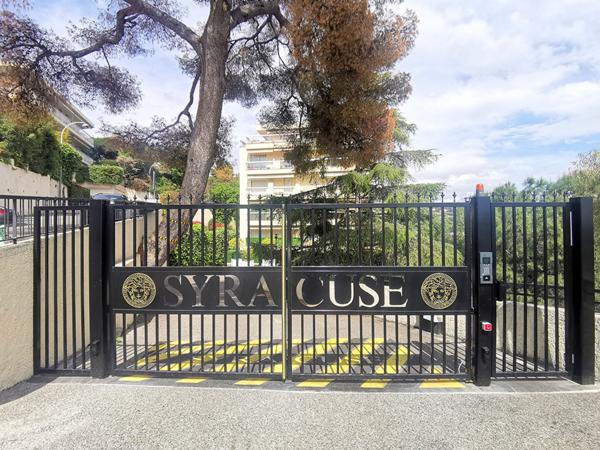 NICE HAUTEURS : GRAND 4 PIECES AVEC VUE MER DANS RESIDENCE DE STANDING