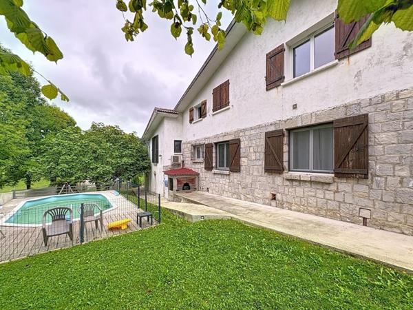 Maison + appartement, idéale famille et revenus locatifs