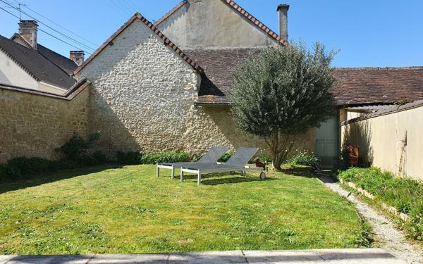 Maison à vendre    5 pièces • 152 m2 Mamers