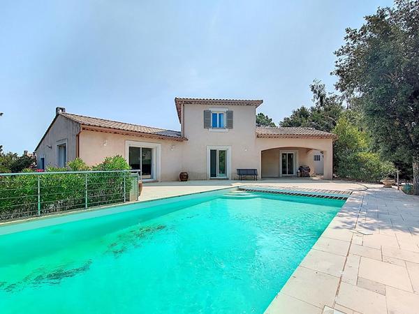 SAINT-AYGULF MAISON 3 CHAMBRES BUREAU PISCINE GARAGE