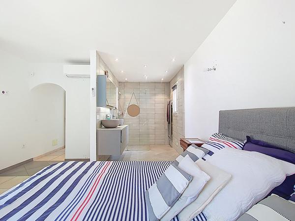 SAINT-AYGULF MAISON 3 CHAMBRES BUREAU PISCINE GARAGE