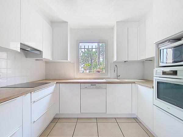 SAINT-AYGULF MAISON 3 CHAMBRES BUREAU PISCINE GARAGE