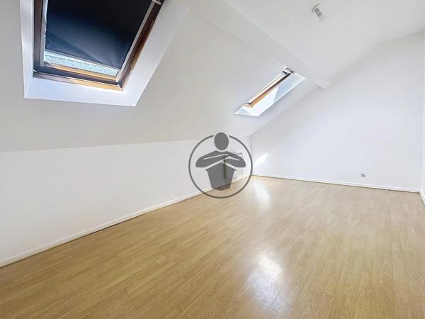 Location                                                      Appartement
                        
                     3 pièces                      73 m2                     à Saint-Quentin