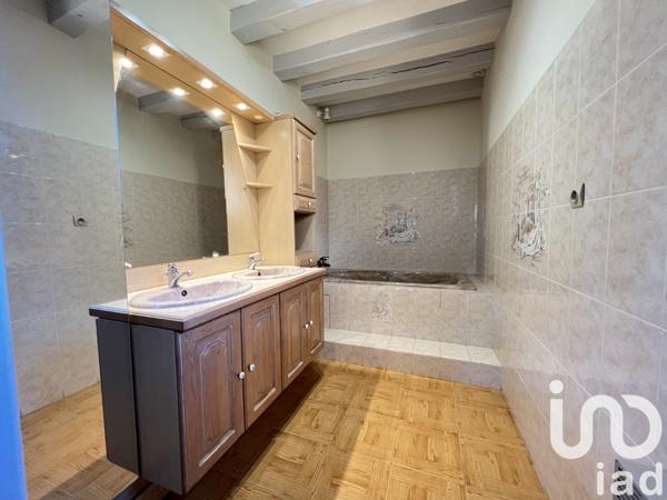 Maison à vendre 8 pièces 198 m² Saint-Gervais-en-Belin