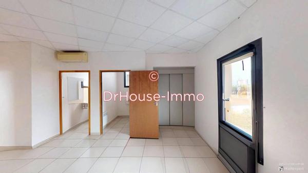 Commerce à louer 8 pièces de 150 m²