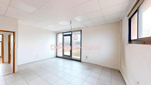 Commerce à louer 8 pièces de 150 m²