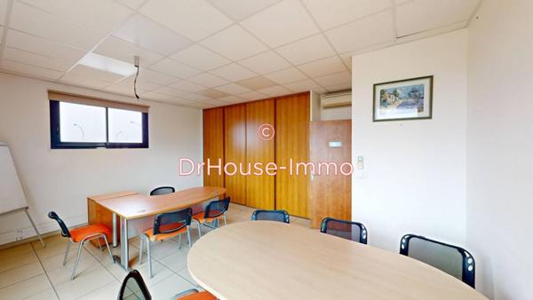 Commerce à louer 8 pièces de 150 m²